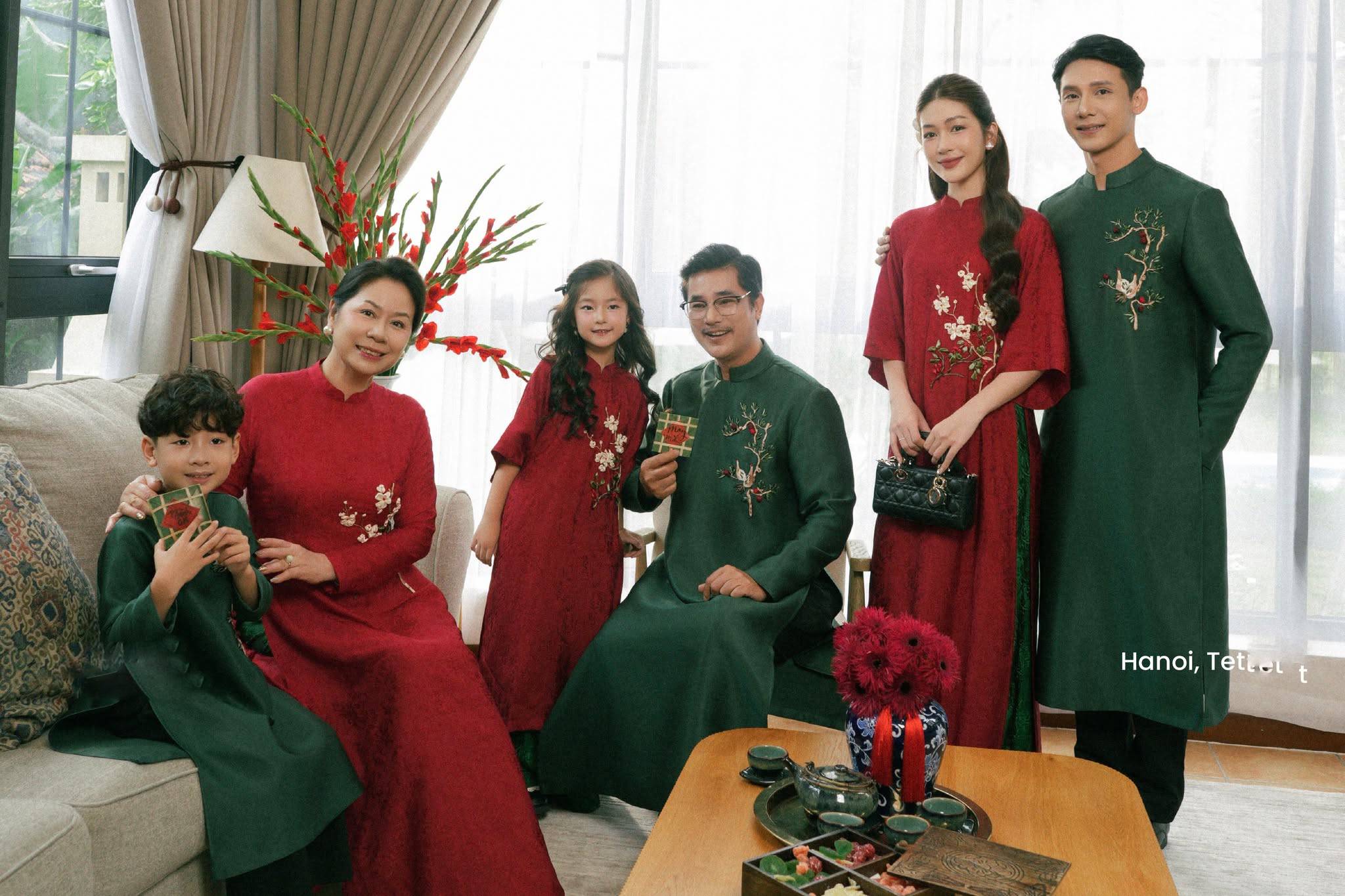Gợi &Yacute; 10+ Set &Aacute;o D&agrave;i Gia Đ&igrave;nh Cho B&eacute; V&agrave; Bố Mẹ Diện Đi Ch&uacute;c Tết, Chụp Ảnh Xu&acirc;n