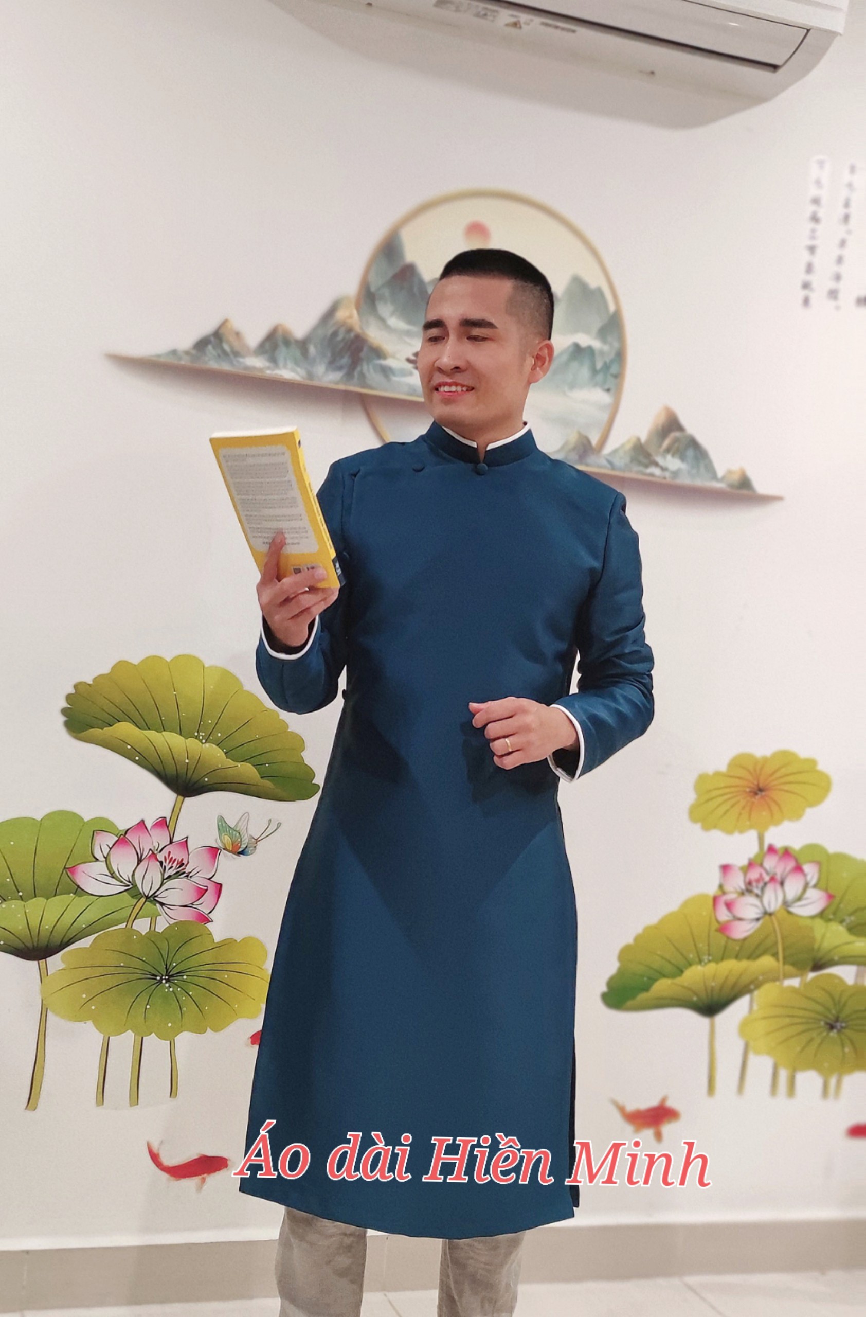 Ao dai nam Hien Minh