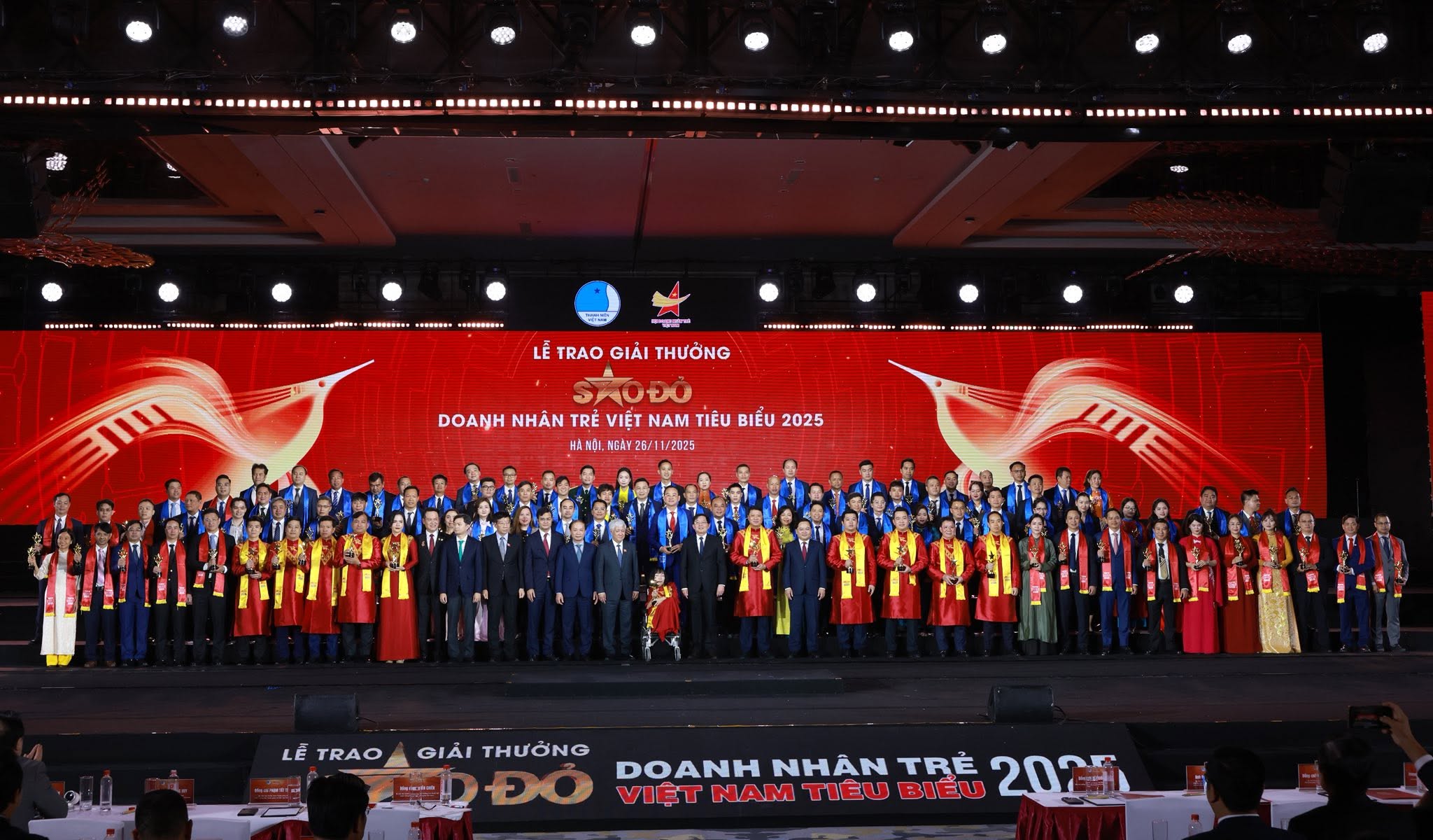 &Aacute;o D&agrave;i Nam Dự Tiệc, Sự Kiện  - Lựa Chọn Lịch L&atilde;m V&agrave; Sang Trọng Cho Qu&yacute; &Ocirc;ng