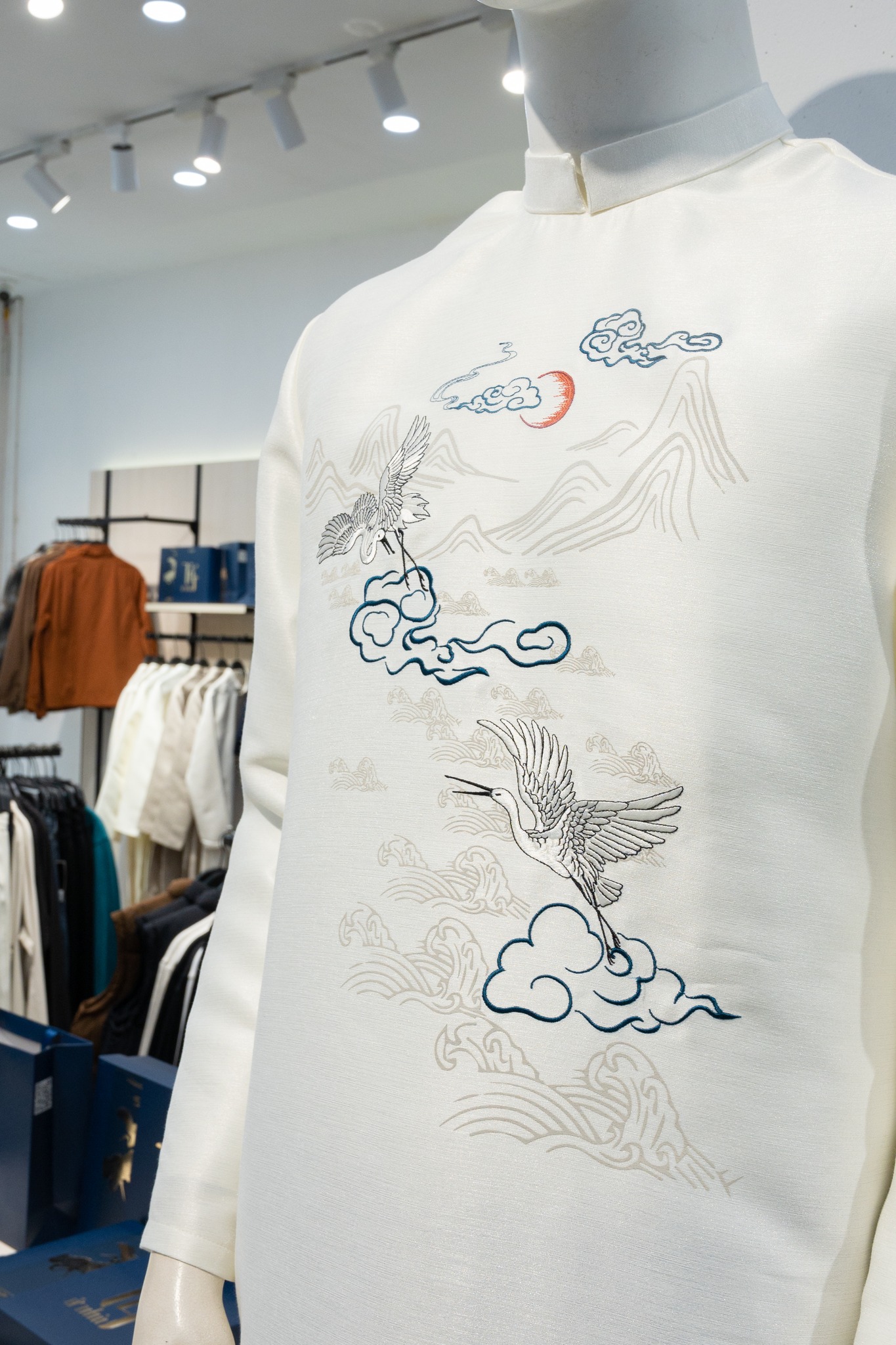 Shop áo dài nam nhận may cho khách nước ngoài - Lựa chọn tinh tế cho những dịp đặc biệt