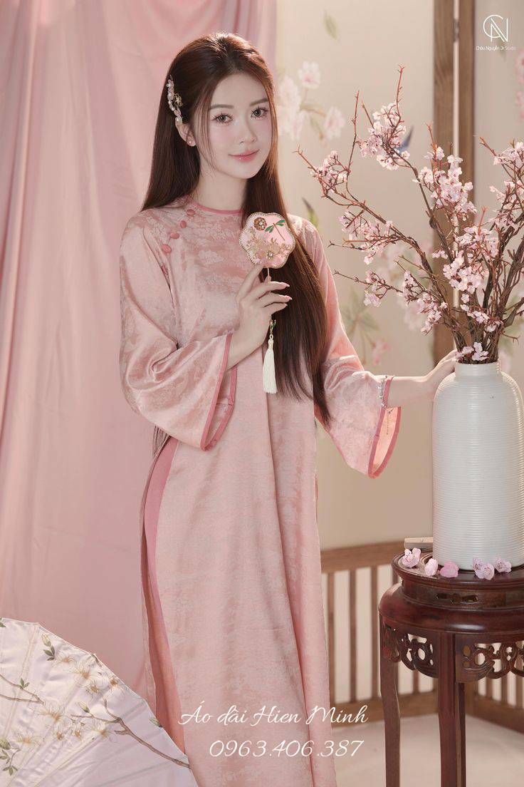 &Aacute;o d&agrave;i nữ m&agrave;u hồng trẻ trung, ngọt ng&agrave;o 