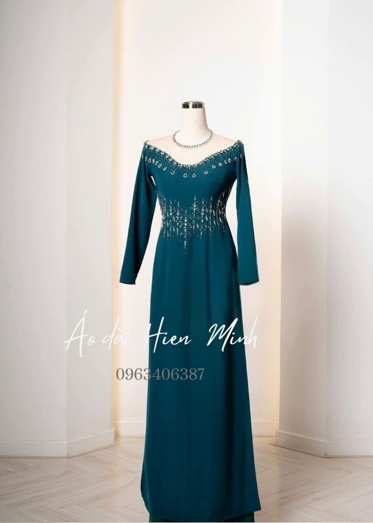 ÁO DÀI CHO MẸ CÔ DÂU CHÚ RỂ - BÍ QUYẾT CHỌN MẪU TRẺ TRUNG, SANG TRỌNG VÀ QUÝ PHÁI NHẤT