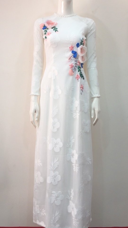 ao dai co dau mau trang