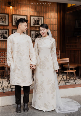 10 ++ Mẫu áo dài cưới đôi màu kem sang trọng thanh lịch cho cô dâu chú rể