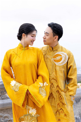 10 ++ Mẫu áo dài cưới đôi màu vàng  cao cấp đẹp nhất hiện nay dành cho cô dâu chú rể