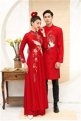 Áo dài cưới truyền thống màu đỏ họa tiết thêu tay
