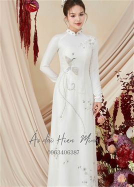 Áo dài cô dâu màu trắng thanh lịch, đơn giản