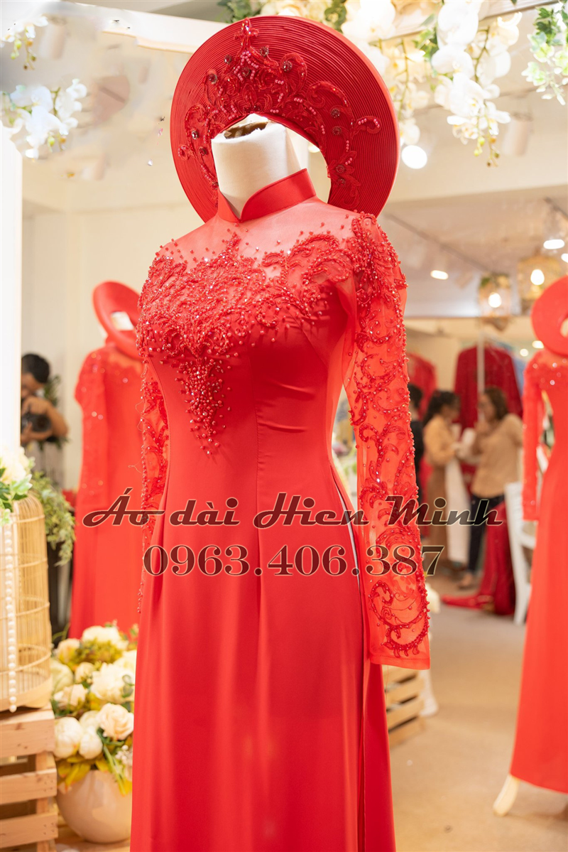 Áo dài cô dâu màu đỏ vải lụa kết hợp voan lưới