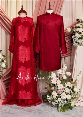 Áo dài cưới màu đỏ đơn giản dành cho cô dâu chú rể