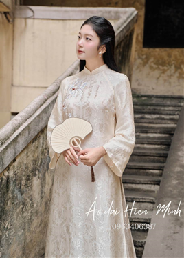 Áo dài dành cho nữ thanh lịch, đơn giản