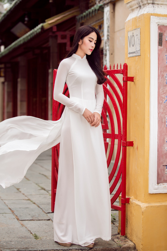 Áo dài Việt Nam -  5 kiểu áo dài trắng đẹp nhất